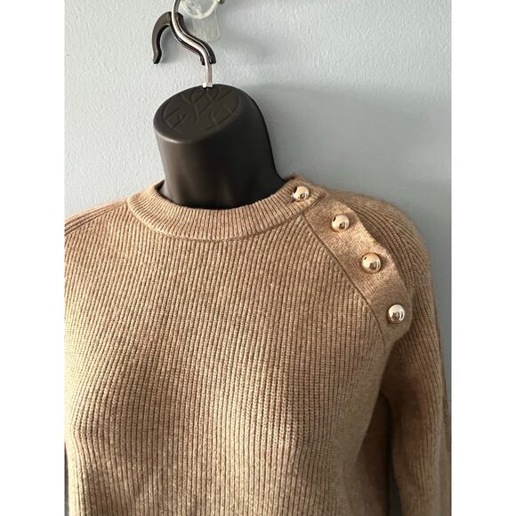 Sunny Studio Zola Camel Knit Sweater One Size Gold Button Shoulder Pullover NWT - Picture 8 of 8